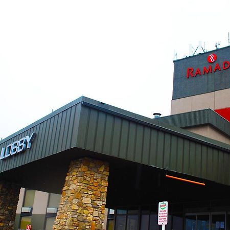 Ramada By Wyndham Edmonton Yellowhead Nw Екстер'єр фото