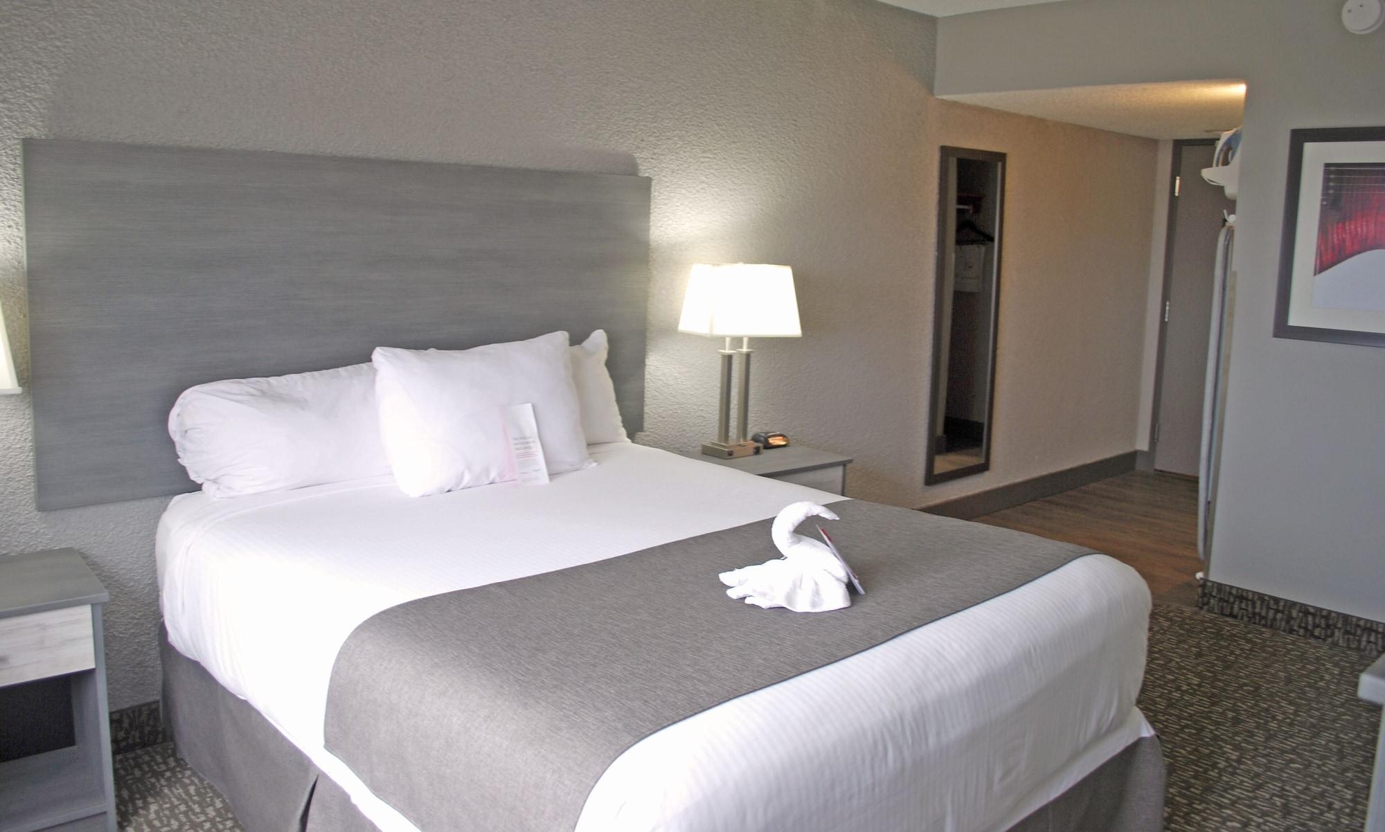 Ramada By Wyndham Edmonton Yellowhead Nw Екстер'єр фото