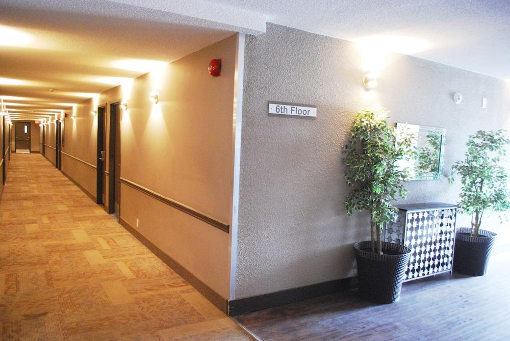 Ramada By Wyndham Edmonton Yellowhead Nw Екстер'єр фото