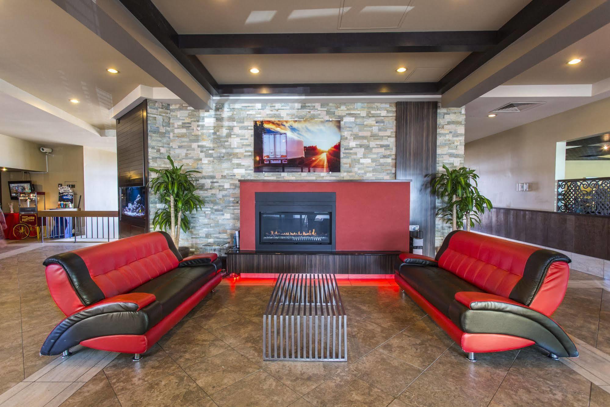 Ramada By Wyndham Edmonton Yellowhead Nw Екстер'єр фото