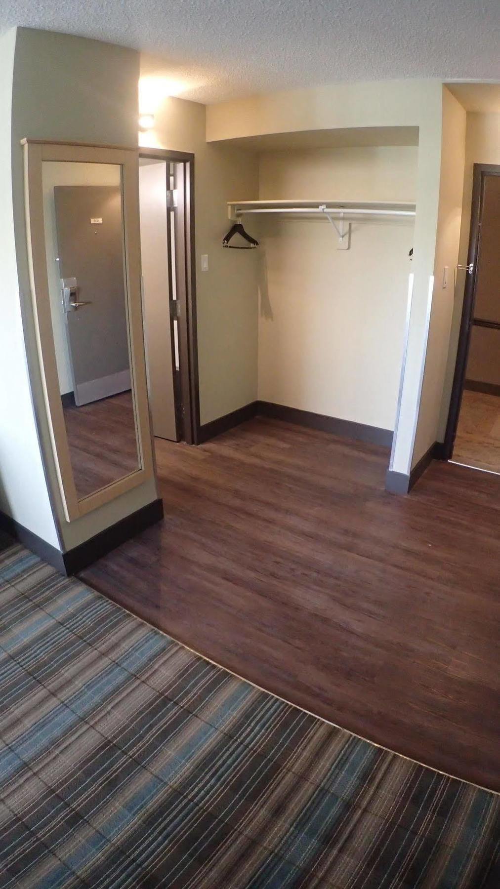 Ramada By Wyndham Edmonton Yellowhead Nw Екстер'єр фото