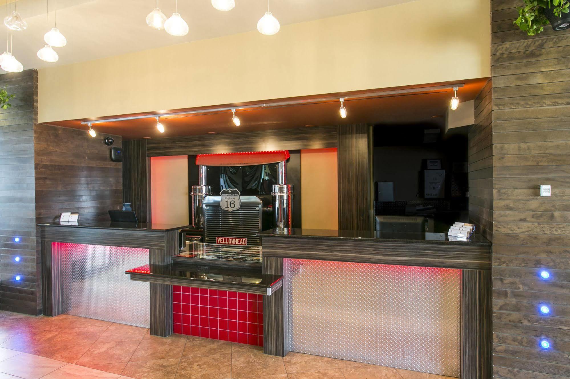 Ramada By Wyndham Edmonton Yellowhead Nw Екстер'єр фото