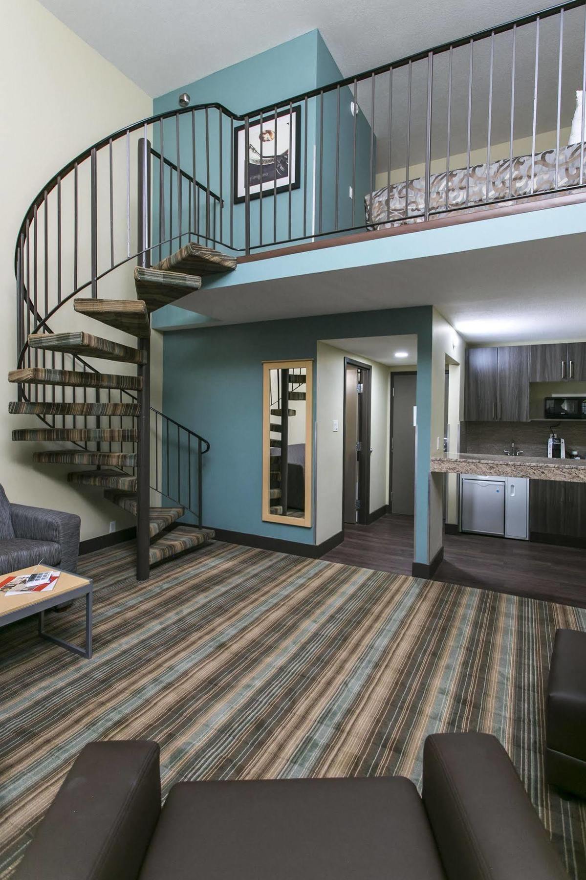 Ramada By Wyndham Edmonton Yellowhead Nw Екстер'єр фото